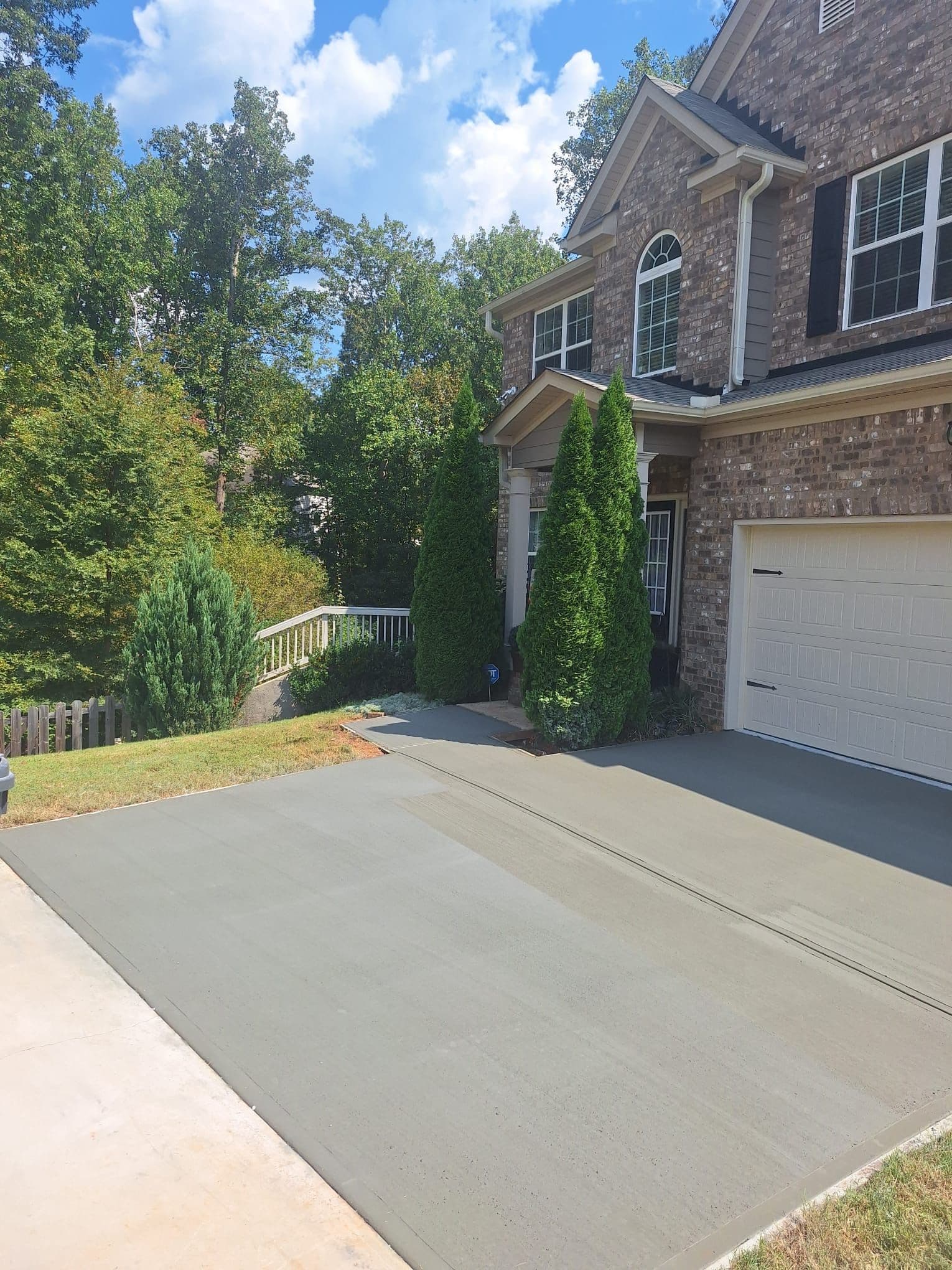 Driveway Makeover for Enhanced Home Appeal